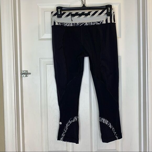 Lululemon Run Inspire Crop Black and White Size 6 - Picture 6 of 9